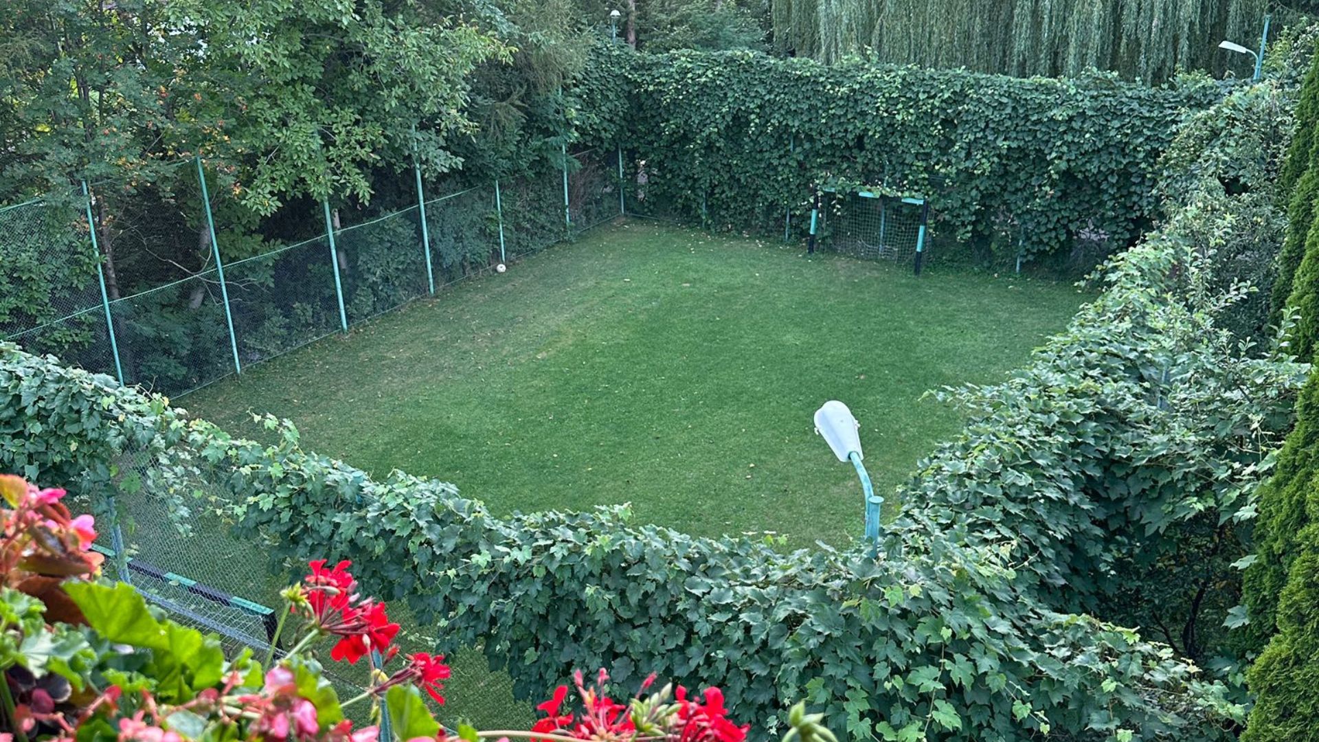 Cazare Bran Casa Panora Teren de Fotbal